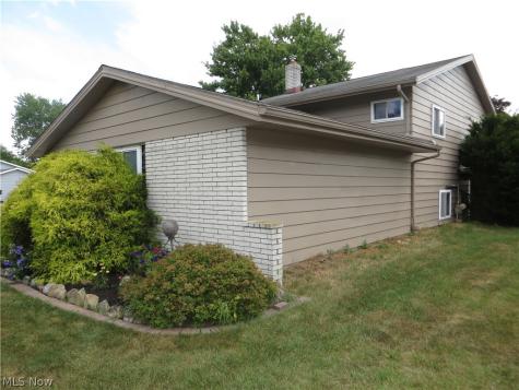5477 Dorothy Drive North Olmsted OH 44070