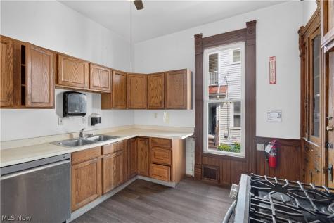 7408 Broadway Avenue Cleveland OH 44105