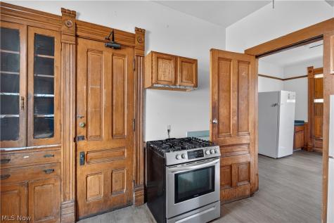 7408 Broadway Avenue Cleveland OH 44105