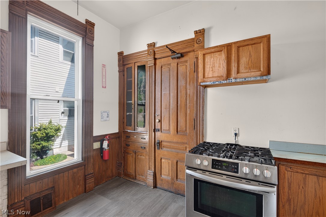 7408 Broadway Avenue Cleveland OH 44105