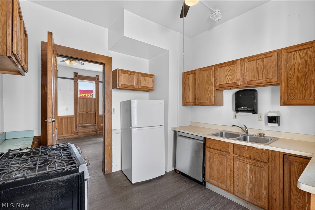 7408 Broadway Avenue Cleveland OH 44105