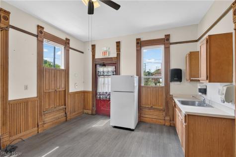 7408 Broadway Avenue Cleveland OH 44105