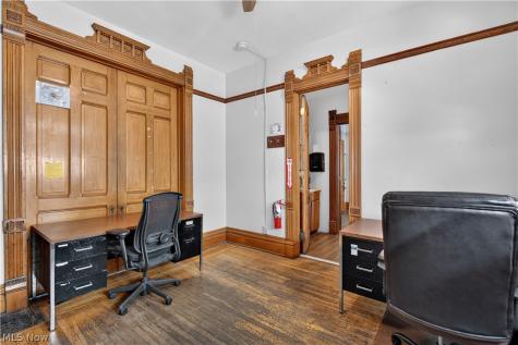 7408 Broadway Avenue Cleveland OH 44105