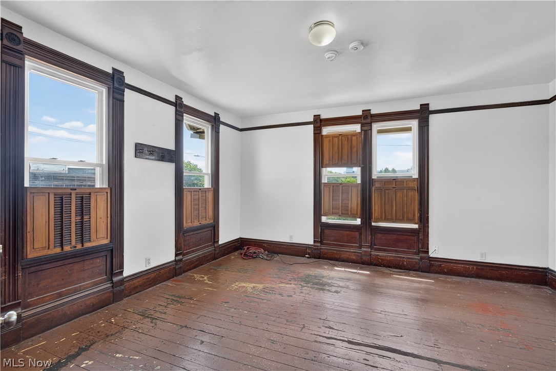 7408 Broadway Avenue Cleveland OH 44105