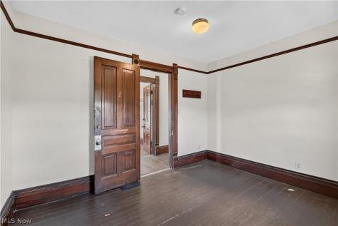 7408 Broadway Avenue Cleveland OH 44105