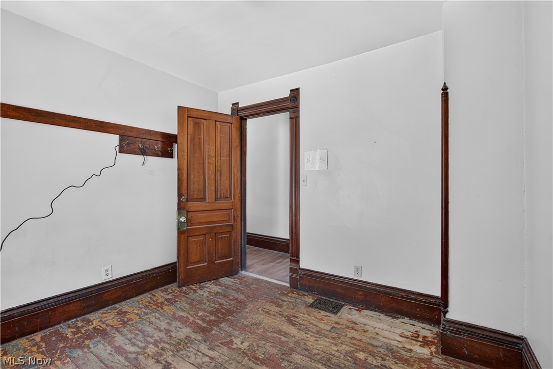 7408 Broadway Avenue Cleveland OH 44105