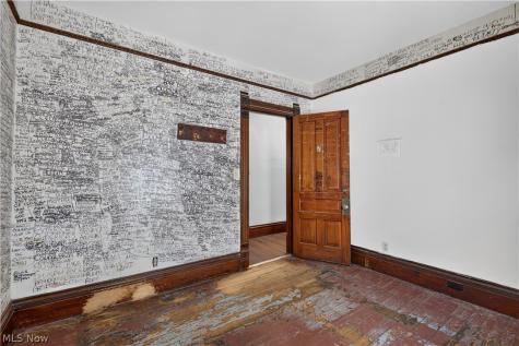 7408 Broadway Avenue Cleveland OH 44105