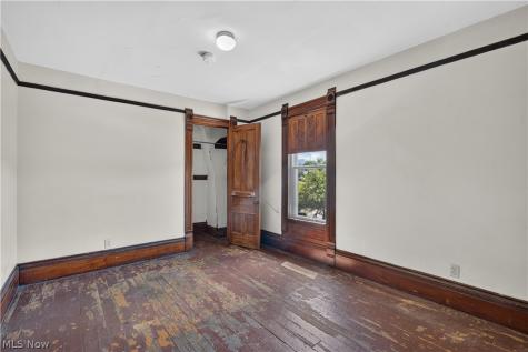 7408 Broadway Avenue Cleveland OH 44105