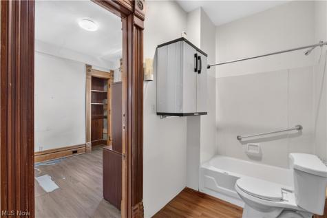7408 Broadway Avenue Cleveland OH 44105