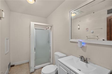 7408 Broadway Avenue Cleveland OH 44105