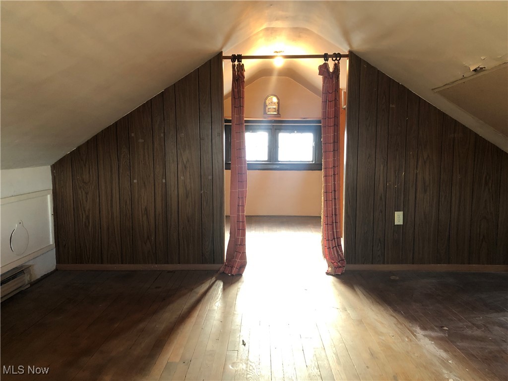 1662 Onondaga Avenue Lakewood OH 44107