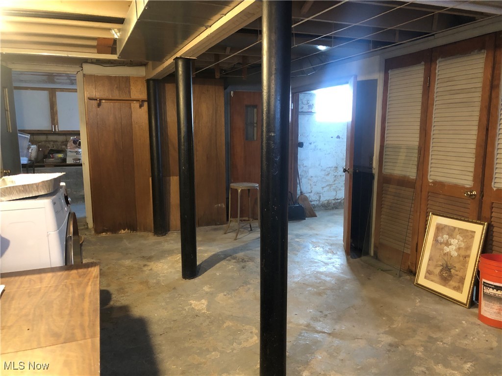 1662 Onondaga Avenue Lakewood OH 44107