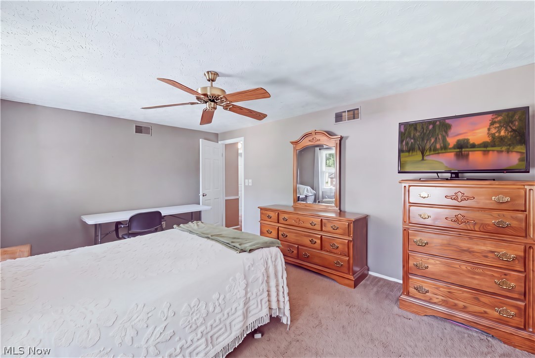 8578 Red Oak Drive NE Warren OH 44484