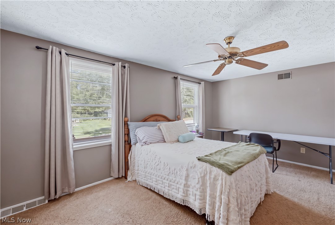 8578 Red Oak Drive NE Warren OH 44484