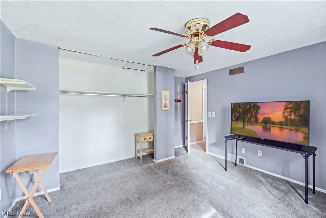 8578 Red Oak Drive NE Warren OH 44484