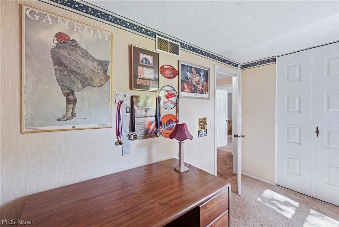 8578 Red Oak Drive NE Warren OH 44484