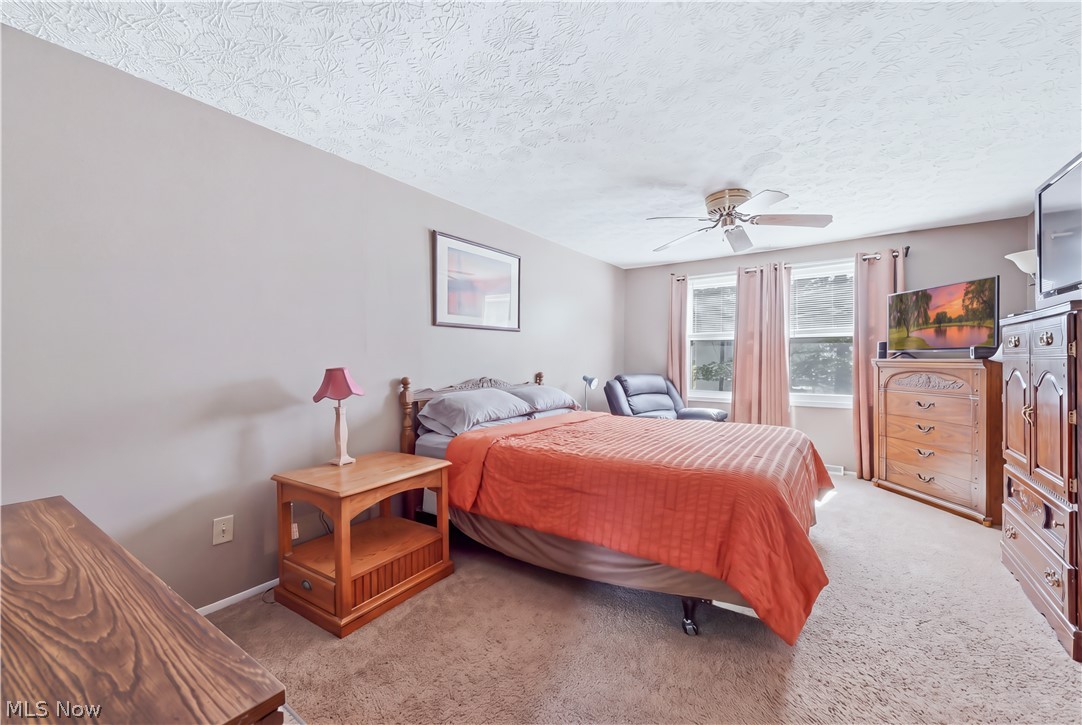 8578 Red Oak Drive NE Warren OH 44484