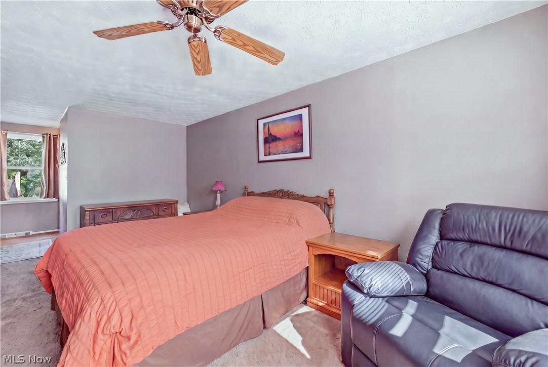 8578 Red Oak Drive NE Warren OH 44484