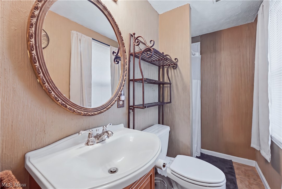 8578 Red Oak Drive NE Warren OH 44484