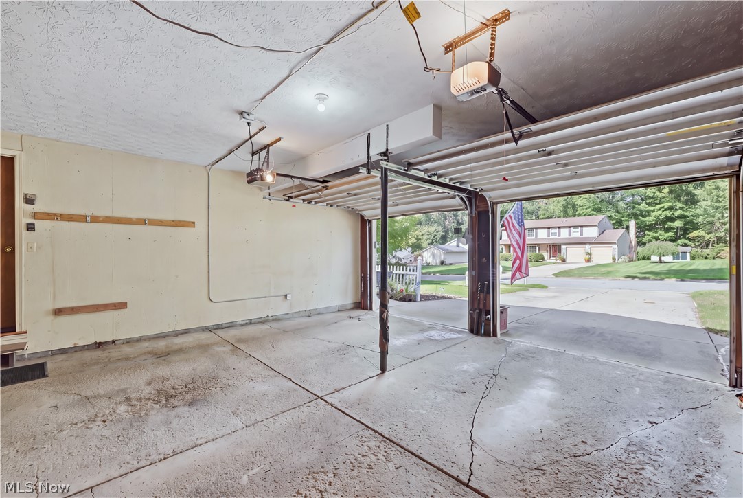 8578 Red Oak Drive NE Warren OH 44484