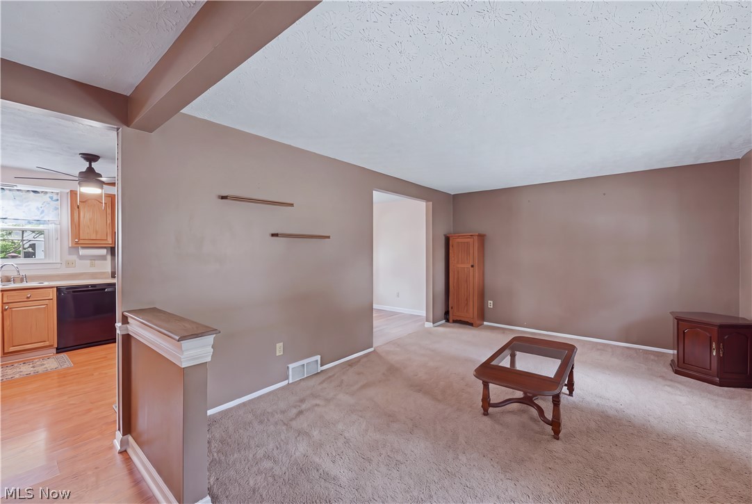 8578 Red Oak Drive NE Warren OH 44484