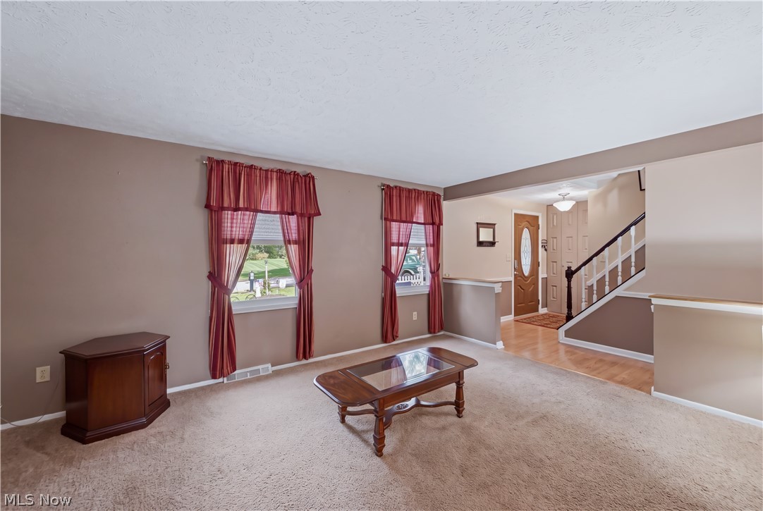 8578 Red Oak Drive NE Warren OH 44484
