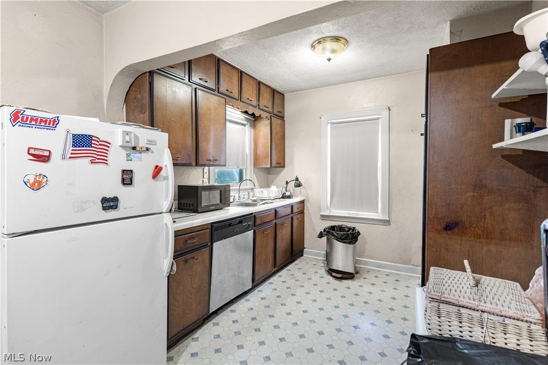 1402 E Wheeling Avenue Cambridge OH 43725