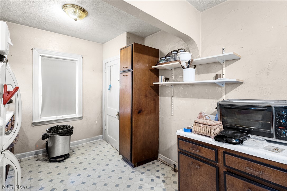 1402 E Wheeling Avenue Cambridge OH 43725