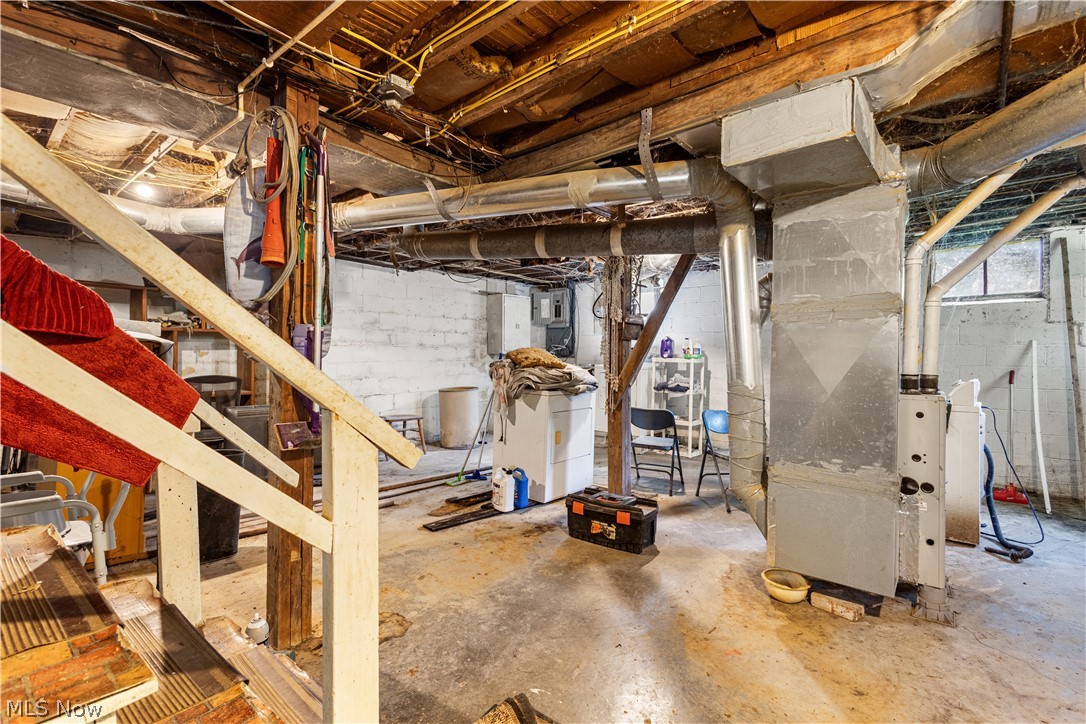 1402 E Wheeling Avenue Cambridge OH 43725