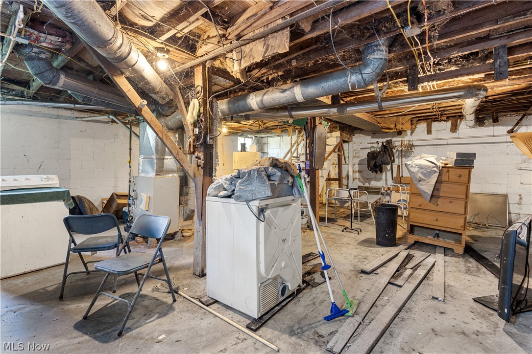 1402 E Wheeling Avenue Cambridge OH 43725
