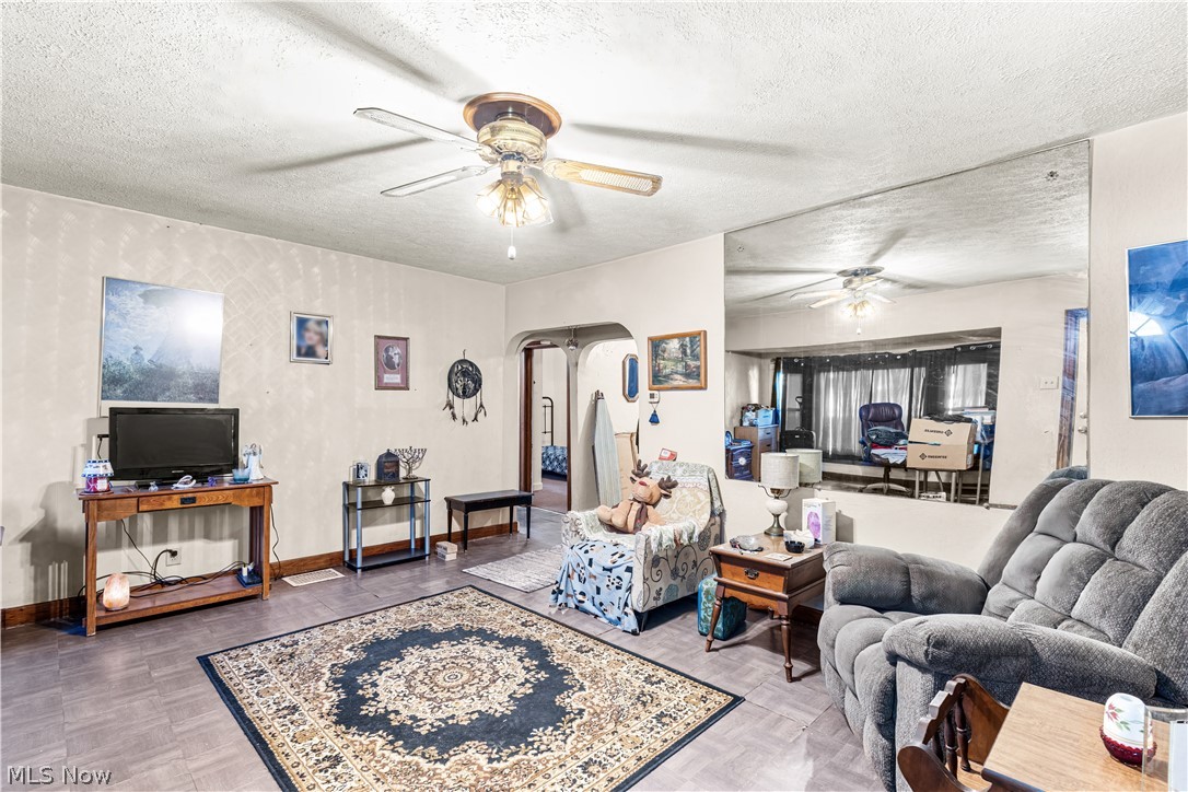 1402 E Wheeling Avenue Cambridge OH 43725