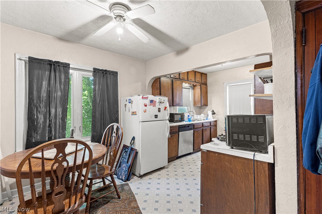 1402 E Wheeling Avenue Cambridge OH 43725