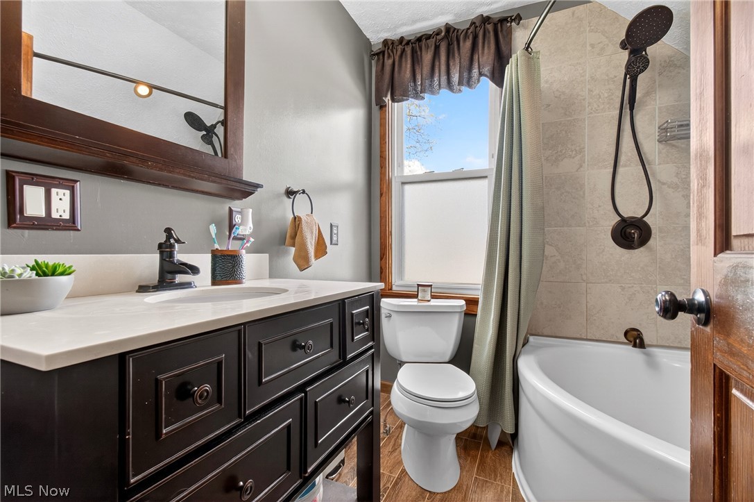 365 Poplar Street NW Bolivar OH 44612