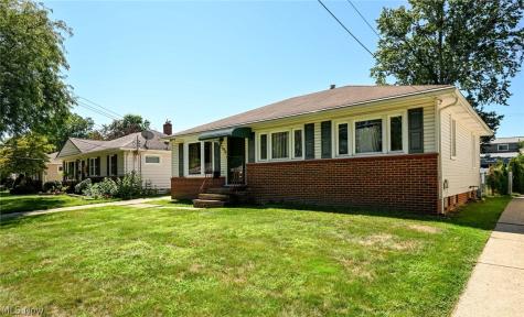 6290 Mandalay Drive Parma Heights OH 44130