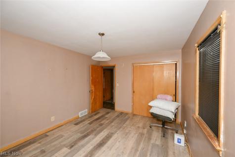 6290 Mandalay Drive Parma Heights OH 44130