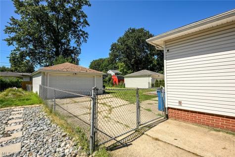 6290 Mandalay Drive Parma Heights OH 44130