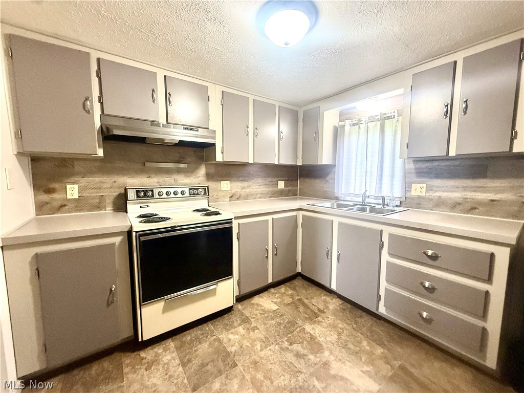 2419 Hewitt Gifford Road SW Lordstown OH 44481
