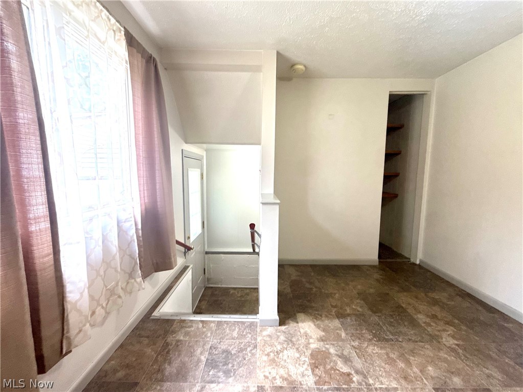 2419 Hewitt Gifford Road SW Lordstown OH 44481
