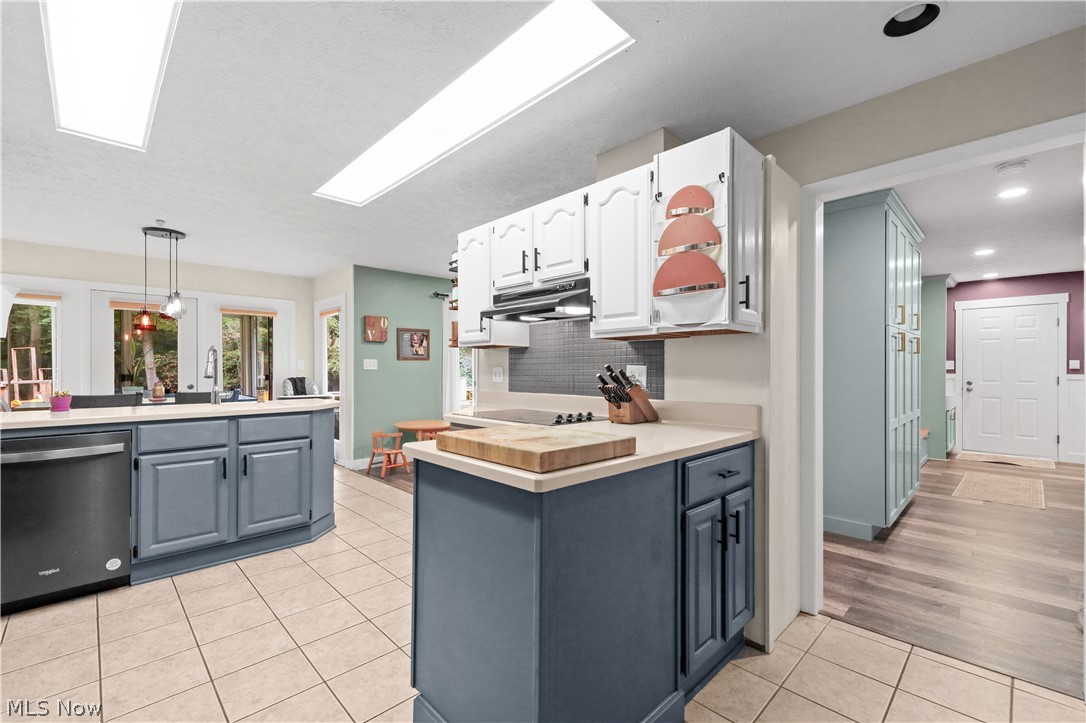 8212 Timber Trail Chagrin Falls OH 44023
