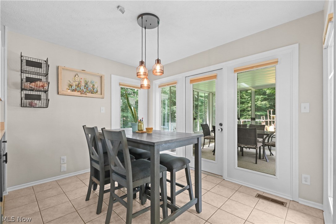 8212 Timber Trail Chagrin Falls OH 44023