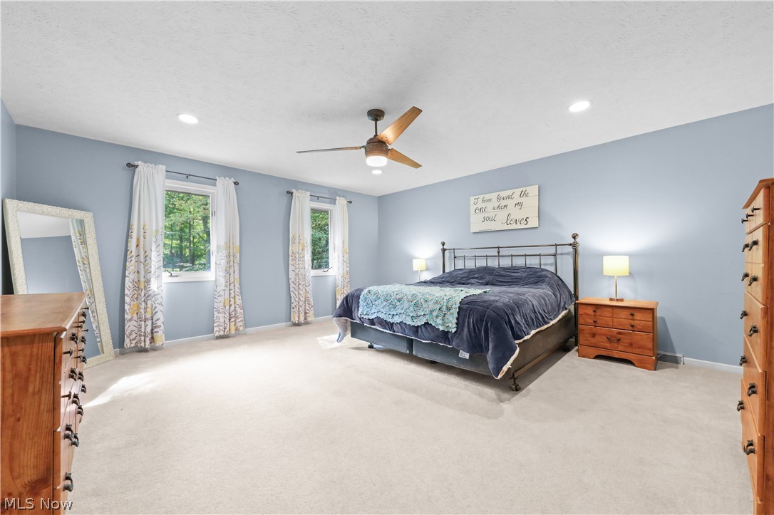 8212 Timber Trail Chagrin Falls OH 44023