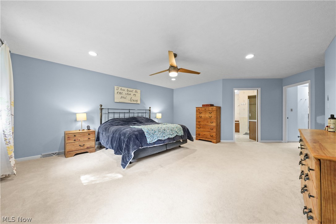 8212 Timber Trail Chagrin Falls OH 44023