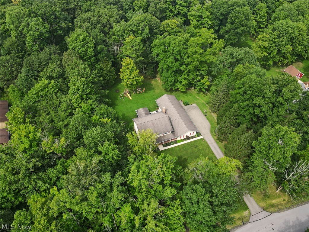 8212 Timber Trail Chagrin Falls OH 44023