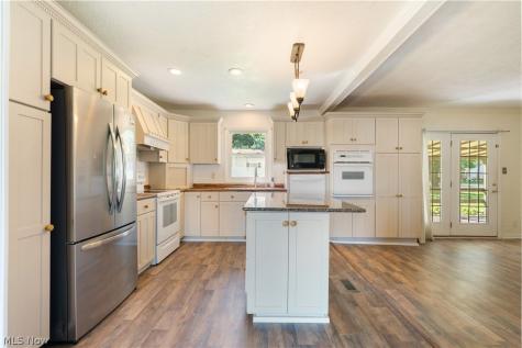 1566 Beechview Avenue Alliance OH 44601