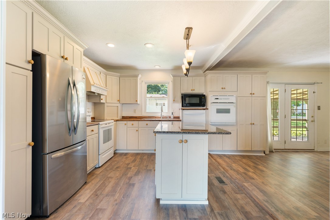 1566 Beechview Avenue Alliance OH 44601