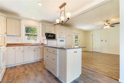 1566 Beechview Avenue Alliance OH 44601