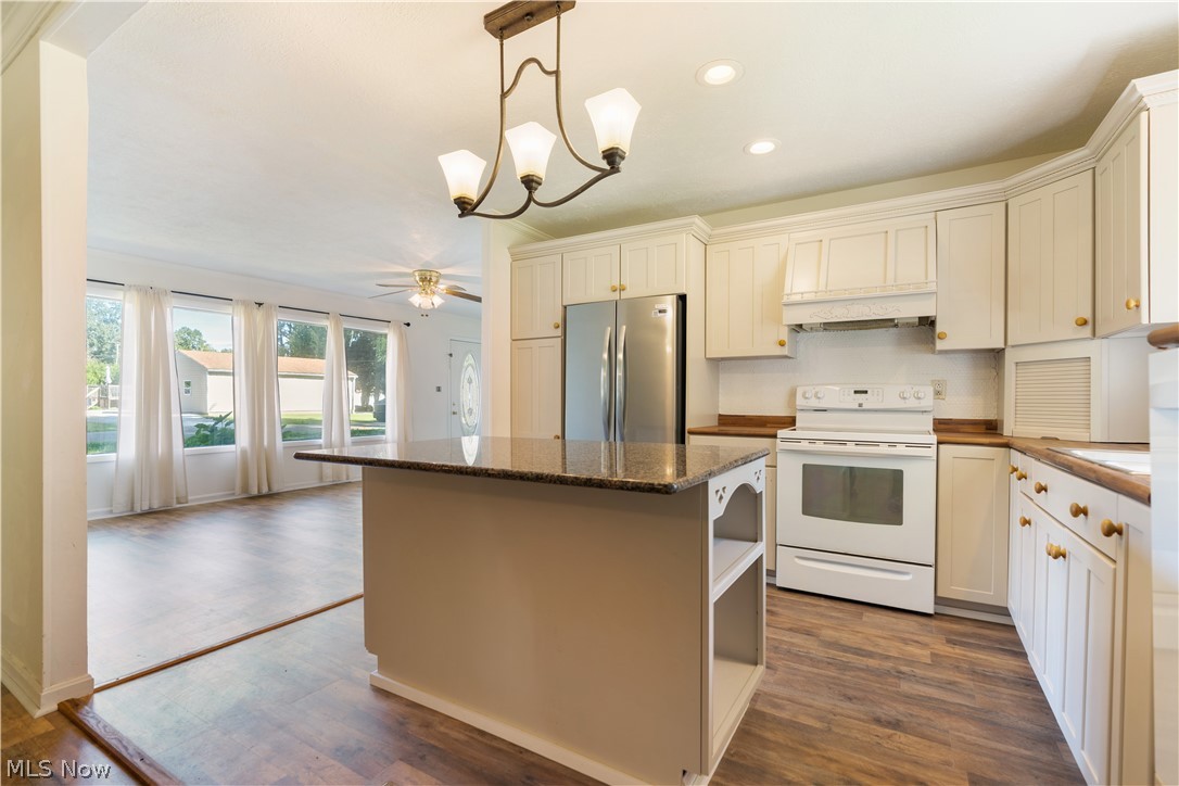1566 Beechview Avenue Alliance OH 44601