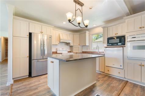 1566 Beechview Avenue Alliance OH 44601