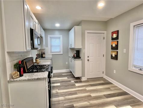10914 Fidelity Avenue Cleveland OH 44111