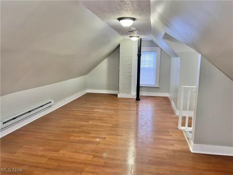 10914 Fidelity Avenue Cleveland OH 44111